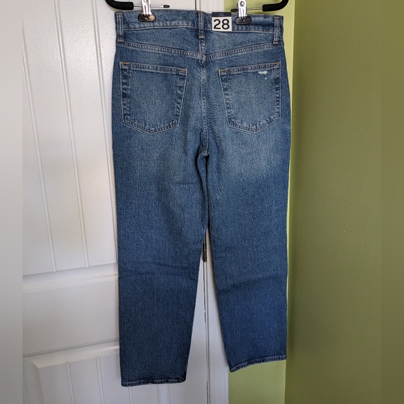NWT GAP Jeans - Picture 2 of 4